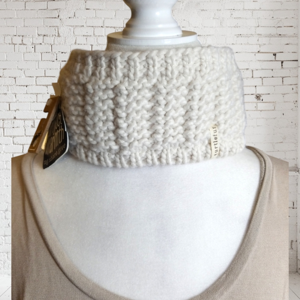 NEW! Turtlefur Shay Headband Handmade Thick Ivory Knit New with Tags